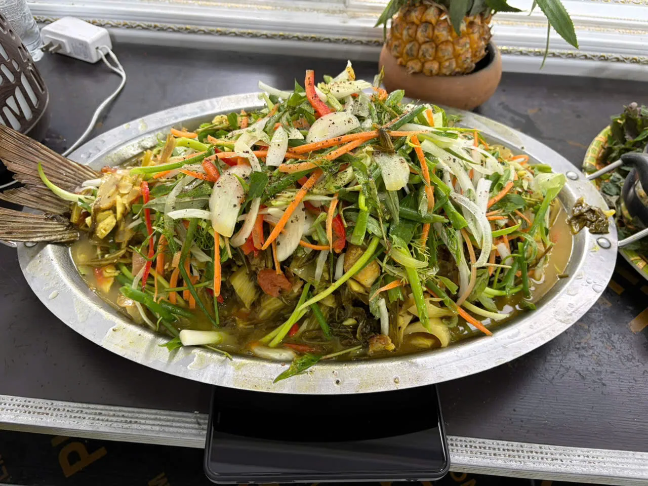 HẠ LONG ĐÂU CHỈ CÓ HẢI SẢN